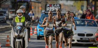 Spitzengruppe Männer (Foto: Mainova Frankfurt Marathon)