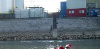 Legende: Ein Mainzer Nikolausvierer im Industriehafen (Foto: Hannes Blank)