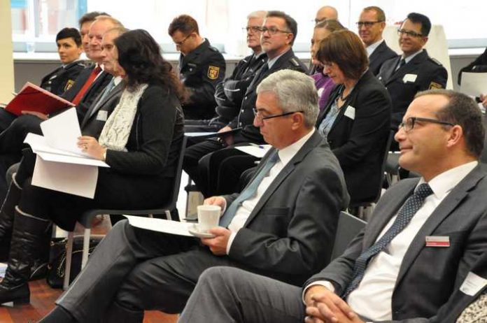 Alle zwei Jahre findet das Sicherheitsforum in Kaiserslautern statt, zu dem kommunale Vertreter aus der Westpfalz, aus der Politik und Interessenverbände eingeladen waren.