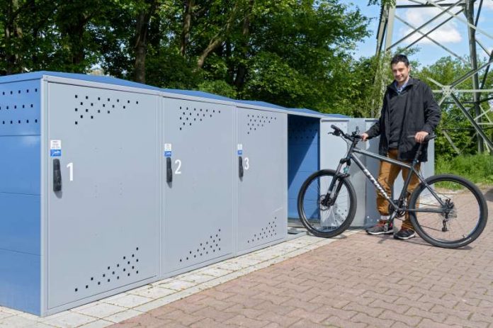 Im Jahr 2016 wurden in Heidelberg viele neue Abstellmöglichkeiten für Fahrräder geschaffen, unter anderem die abschließbaren Fahrradboxen an der Haltestelle Rohrbach-Süd. (Foto: Philipp Rothe) Im Jahr 2016 wurden in Heidelberg viele neue Abstellmöglichkeiten für Fahrräder geschaffen, unter anderem die abschließbaren Fahrradboxen an der Haltestelle Rohrbach-Süd. (Foto: Philipp Rothe)