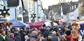 Der zweitgrößte Stadteil-Weihnachtsmarkt in Frankfurt (Foto: Rainer Rüffer)