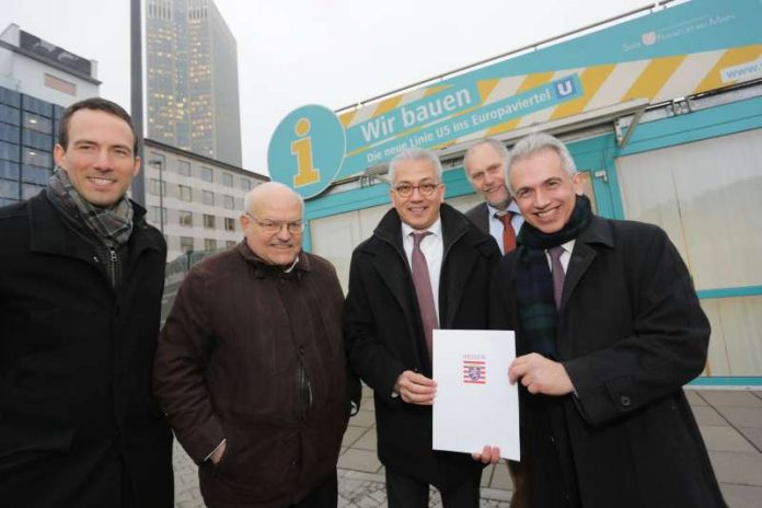 Florian Habersack, Projektgesellschaft Stadtbahn, Verkehrsdezernent Klaus Oesterling, Minister Tarek Al-Wazir, VGF-Geschäftsführer Thomas Wissgott, OB Peter Feldmann (Foto: Helmut Seuffert)