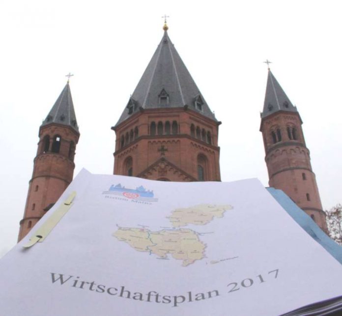 Der Kirchensteuerrat des Bistums Mainz hat den Wirtschaftsplan der Diözese für das Jahr 2017 mit einem Volumen von 373,9 Millionen Euro verabschiedet. (Foto: Bistum Mainz / Blum)