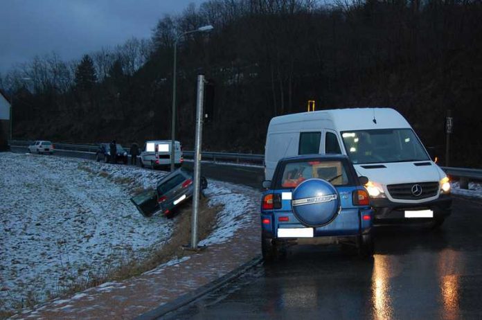 Verkehrsunfall infolge Glätte