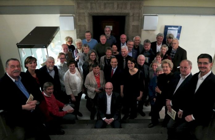 Buchpaten (Foto: Stadtverwaltung) Buchpaten (Foto: Stadtverwaltung)