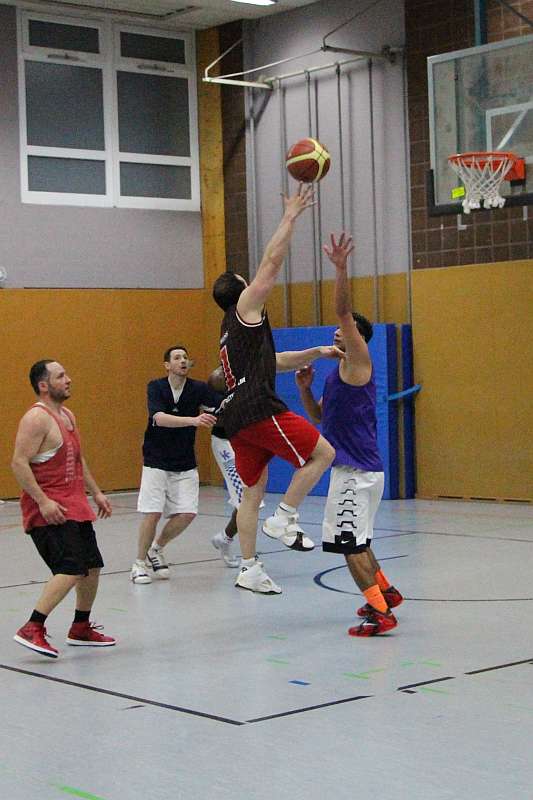 Die Jugendförderung zum Mitternachtsbasketball ein (Foto: Stadt Speyer)