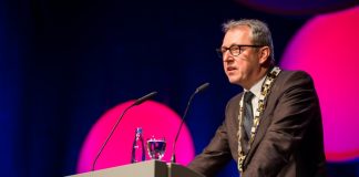 Oberbürgermeister Dr. Peter Kurz bei seiner Ansprache anlässlich des Neujahrsempfangs 2017. (Quelle: Stadt Mannheim, Bild: Andreas Henn)