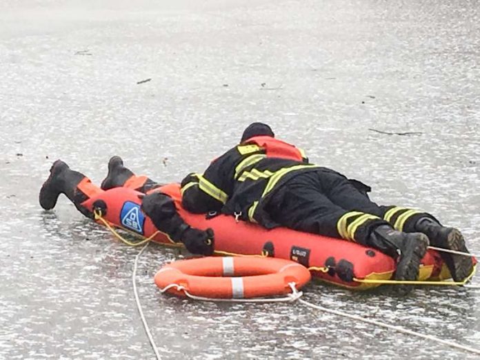 Personenrettungsübung auf dem Ippesheimer See (Foto: Feuerwehr)