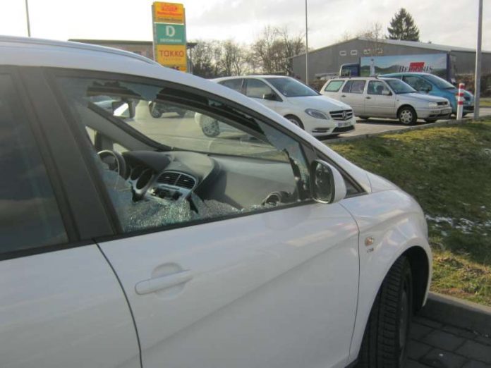 Kaputte Scheibe (Foto: Polizei RLP)