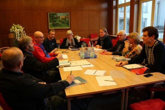Expertenrunde im Rathaus Plankstadt (rechts Dr. Andreas Welker vom Gesundheitsamt im Landratsamt Rhein-Neckar-Kreis). (Foto: Gemeinde Plankstadt)