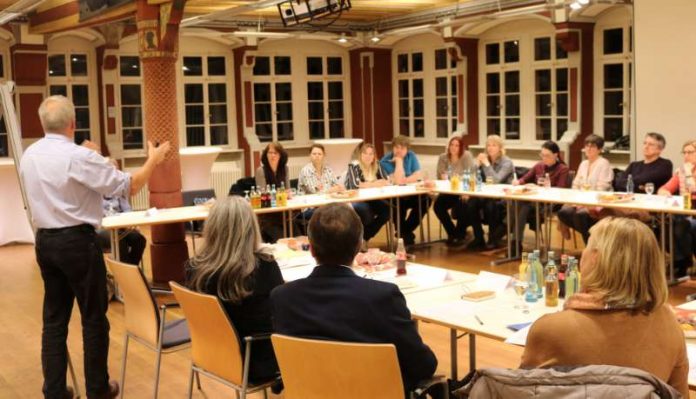 Fachgespräch „Kindertagespflege in Weinheim“ (Foto: Stadt Weinheim) Fachgespräch „Kindertagespflege in Weinheim“ (Foto: Stadt Weinheim)