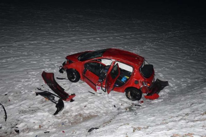 Das beschädigte Auto (Foto: Polizei RLP) Das beschädigte Auto (Foto: Polizei RLP)
