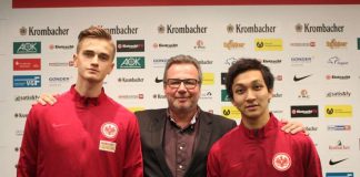 v.l.: Jan Ostrowski, Nachwuchskoordinator Holger Müller, Mahato Takahashi (Foto: Eintracht Frankfurt)