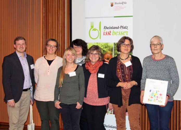 Die Vertreter der Kommunalen Kita Maikammer bei der Auftakt- und Bilanzveranstaltung Die Vertreter der Kommunalen Kita Maikammer bei der Auftakt- und Bilanzveranstaltung