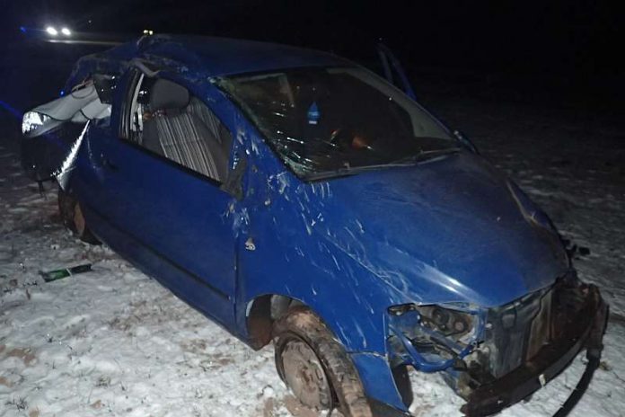 Der PKW wurde total beschädigt (Foto: Polizei RLP) Der PKW wurde total beschädigt (Foto: Polizei RLP)