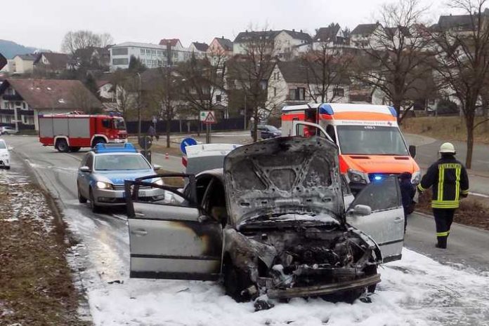 Ausgebrannter Pkw Ortsausgang Rodalben