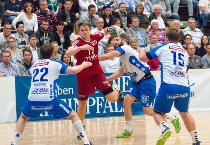 Markierte zehn Sekunden vor dem Ende den Siegtreffer: David Schmidt (Foto: Harry Reis)