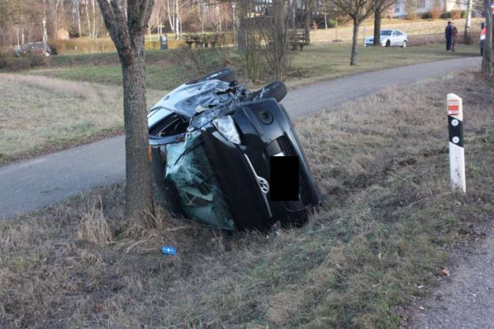 Unfallbeteiligter PKW des 1. Geschädigten (Foto: Polizei RLP)