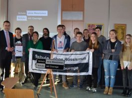 Am diesjährigen Tag des Gedenkens an die Opfer des Nationalsozialismus hat nach dem Otto-Hahn-Gymnasium, der Berufsbildenden Schule Jugendwerk St. Josef und dem Eduard-Spranger-Gymnasium mit dem Max-Slevogt-Gymnasium die vierte Schule der Stadt Landau den Titel „Schule ohne Rassismus - Schule mit Courage“ erhalten. (Foto: Stadt Landau in der Pfalz)