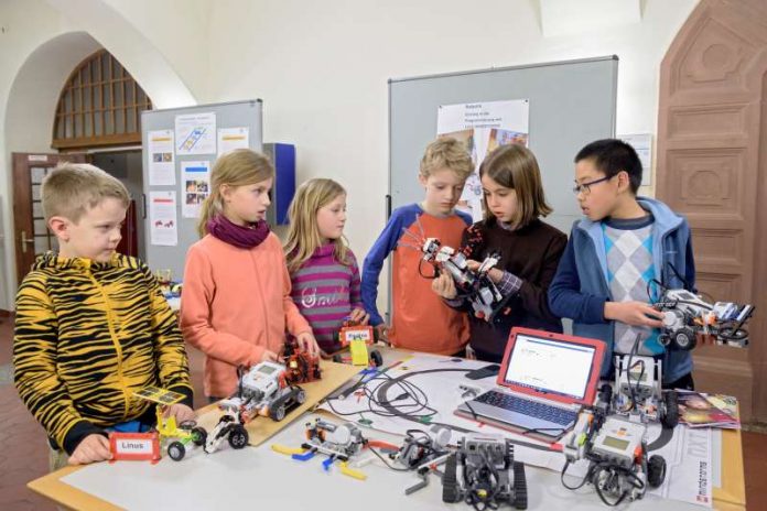 Roboter bauen und programmieren ist eines der Angebote der Kinderakademie Heidelberg. (Foto: Philipp Rothe)