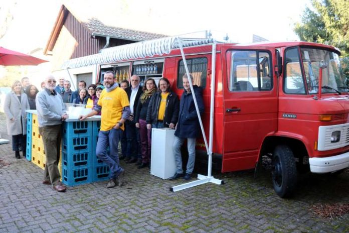 Weinheimer Stadtjugendring und Suchtberatung touren jetzt mit einem „Alkoholfreien Feuerwehrauto“ an Schulen und zu Veranstaltungen (Foto: Stadtverwaltung)