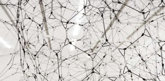 Tomás Saraceno 163,000 Light Years, 2016 (Foto: Studio Tomás Saraceno, 2016)