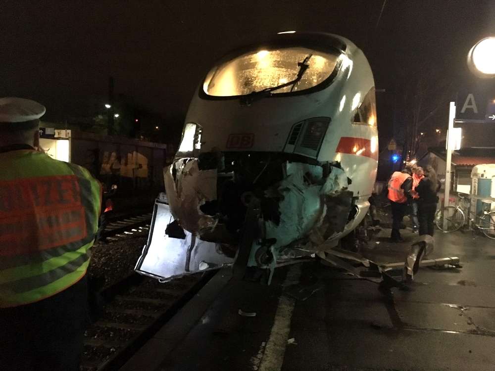 Entgleister ICE im Bahnhof Griesheim (Foto: Bundespolizei)