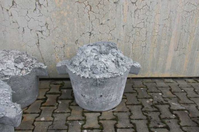 44 solcher Zinkstapel stahlen Unbekannte in Walldürn 44 solcher Zinkstapel stahlen Unbekannte in Walldürn