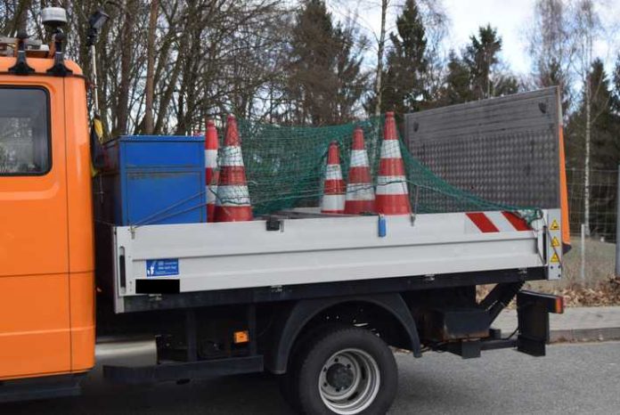 Von diesem LKW wurden die Werkzeuge gestohlen - Wer kann Hinweise geben? Von diesem LKW wurden die Werkzeuge gestohlen - Wer kann Hinweise geben?