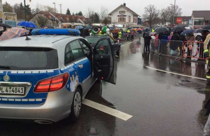 Symbolbild, Polizei, RLP, Fasching, Umzug