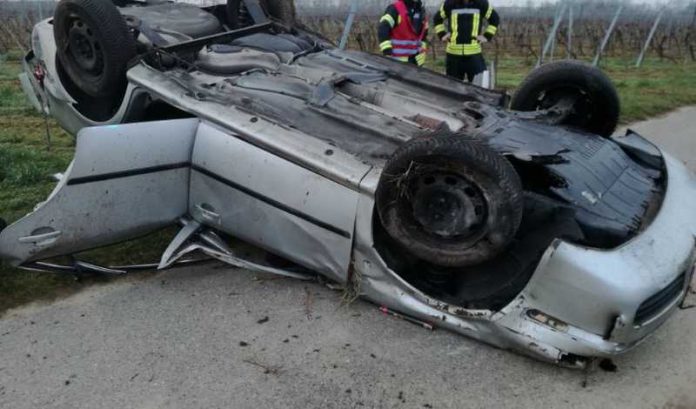 Der Fahrer hatte Glück - Er wurde nur leicht verletzt Der Fahrer hatte Glück - Er wurde nur leicht verletzt