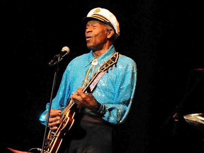 Chuck Berry in der SAP Arena Mannheim am 22.11.2008 (Foto: Helmut Dell)