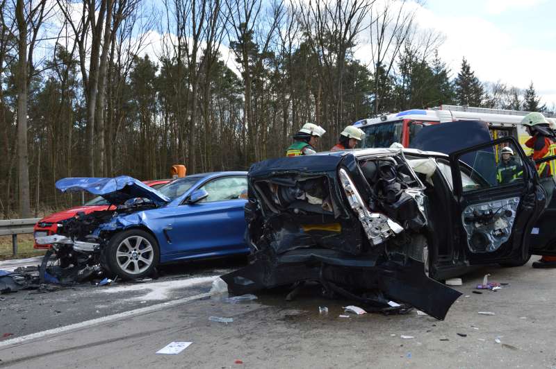 Die Unfallbeteiligten (Foto: Tibor Czemmel, Feuerwehr)