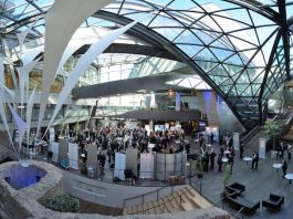 Eingangsfoyer atrium (Foto: Holger Ullmann)