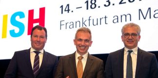 Wolfgang Marzin, OB Peter Feldmann und Tarek Al-Wazir bei Eröffnung der Weltleitmesse ISH (Foto: Bernd Kammerer)