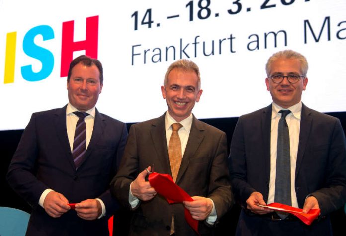 Wolfgang Marzin, OB Peter Feldmann und Tarek Al-Wazir bei Eröffnung der Weltleitmesse ISH (Foto: Bernd Kammerer) Wolfgang Marzin, OB Peter Feldmann und Tarek Al-Wazir bei Eröffnung der Weltleitmesse ISH (Foto: Bernd Kammerer)