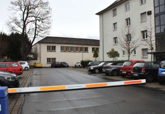 Die Stadt Landau öffnet den Parkplatz am städtischen Gebäude Friedrich-Ebert-Straße 3 künftig an Samstagen für Besucherinnen und Besucher der Innenstadt. (Foto: Stadt Landau in der Pfalz) Die Stadt Landau öffnet den Parkplatz am städtischen Gebäude Friedrich-Ebert-Straße 3 künftig an Samstagen für Besucherinnen und Besucher der Innenstadt. (Foto: Stadt Landau in der Pfalz)