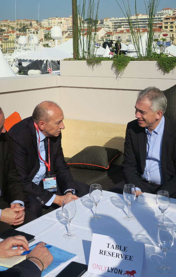 OB Peter Feldmann mit Lyoner Amtskollegen Gérard Collomb bei der MIPIM 2017 (Foto: Wirtschaftsförderung Frankfurt)