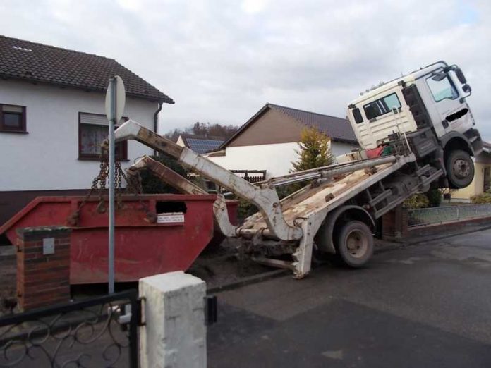 Angehobener LKW