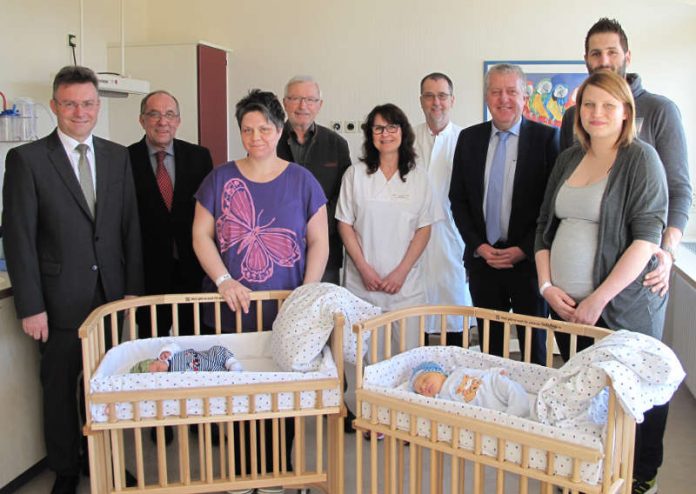 Zwei neue Babybettchen für den sicheren Säuglingsschlaf am Standort Buchen der Neckar-Odenwald-Kliniken. (Foto: Neckar-Odenwald-Kliniken)