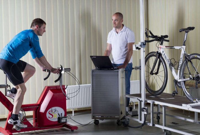 Mit dem Bikescanner können Athleten ihr Rennrad optimal auf ihren Körper abstimmen. (Foto: KIT/Markus Breig)