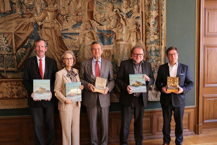 Karl Weber, Gabriela Fürstin zu Sayn-Wittgenstein-Sayn, Alexander Fürst zu Sayn-Wittgenstein-Sayn, Thomas Metz und Dr. Albrecht Weiland (Foto: GDKE Rheinland-Pfalz)