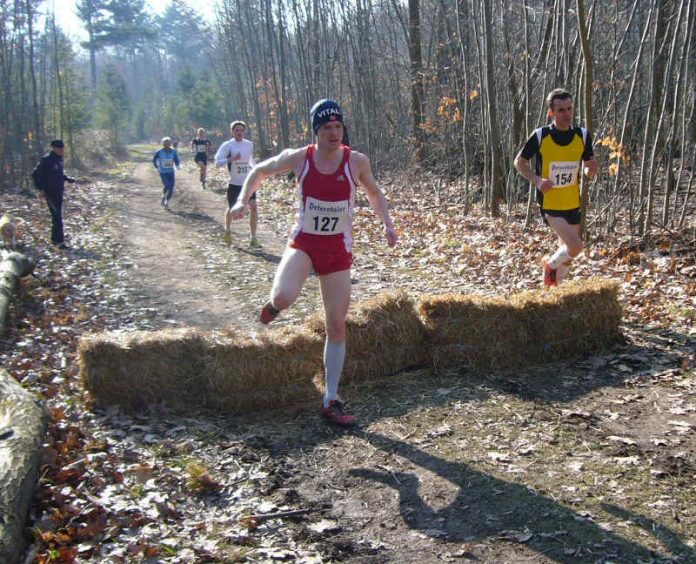 Crosslauf in Ettlingen-Bruchhausen (Foto: Hannes Blank)