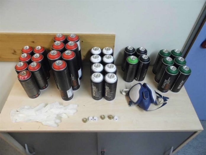Graffiti-Utensilien sichergestellt (Foto: Polizei RLP) Graffiti-Utensilien sichergestellt (Foto: Polizei RLP)