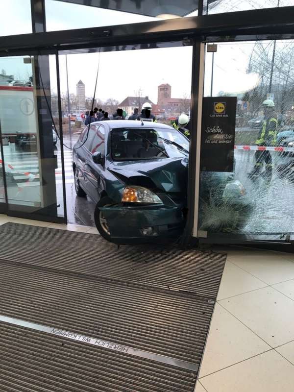 Spektakulärer Unfall (Foto: Polizei RLP)