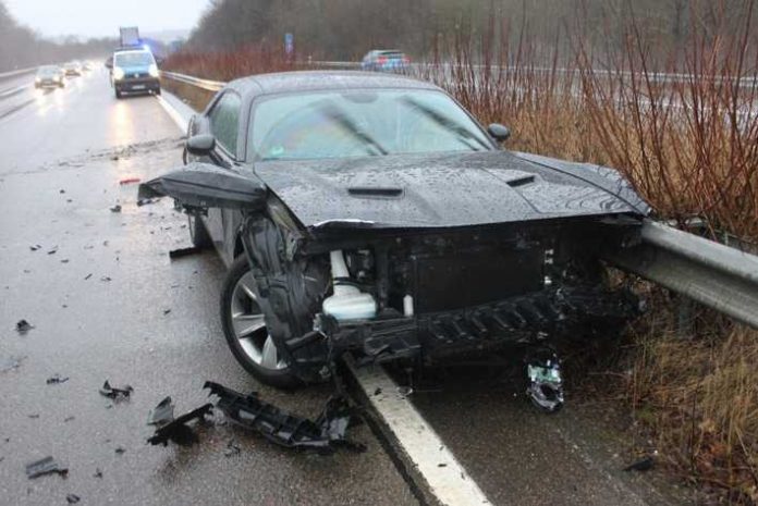 Unfallbeteiligtes Fahrzeug Unfallbeteiligtes Fahrzeug