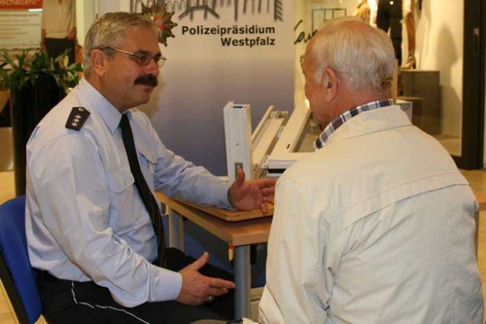 Die Fachberater des Polizeipräsidiums Westpfalz informieren am Wochenende auf der Baumesse in Kaiserslautern Interessierte über sicherungstechnische Möglichkeiten ihres Eigenheims.