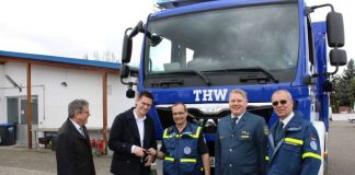 Ein Mannschaftslastwagen wurde ans THW Speyer übergeben (Foto: THW)