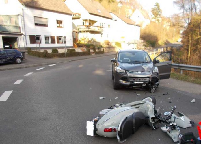 Der Motorradfahrer hatte großes Glück - Er wurde nur leicht verletzt