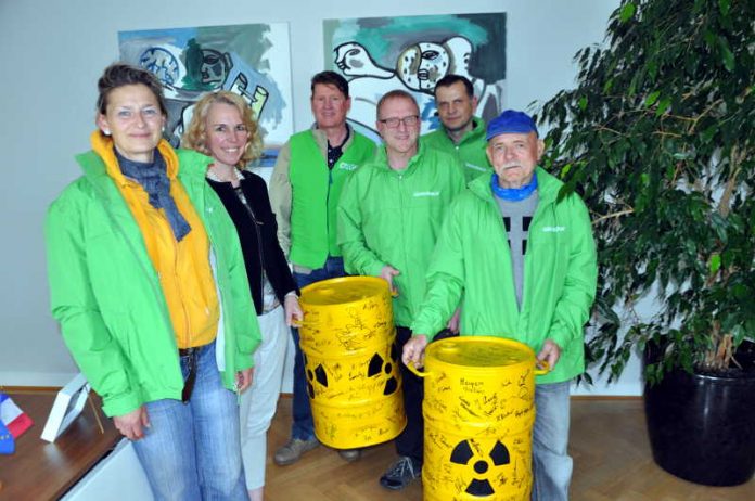 Greenpeace Übergabe Unterschriften Greenpeace Übergabe Unterschriften
